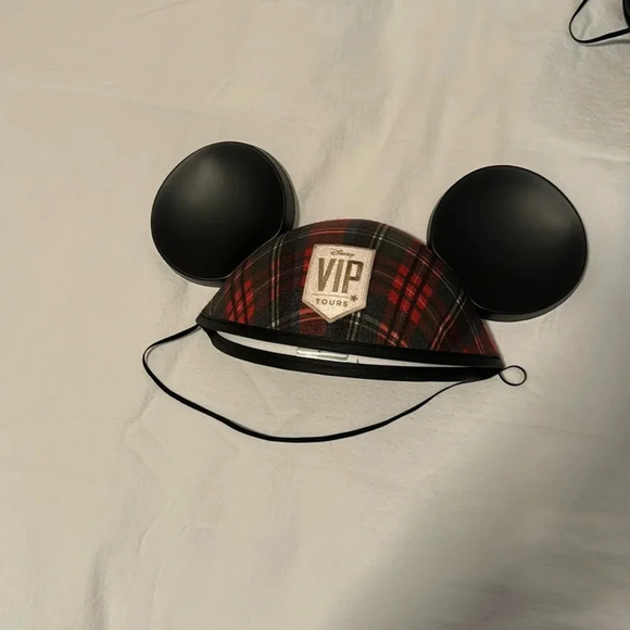 Disney VIP Tour Hat - Picture 1 of 5